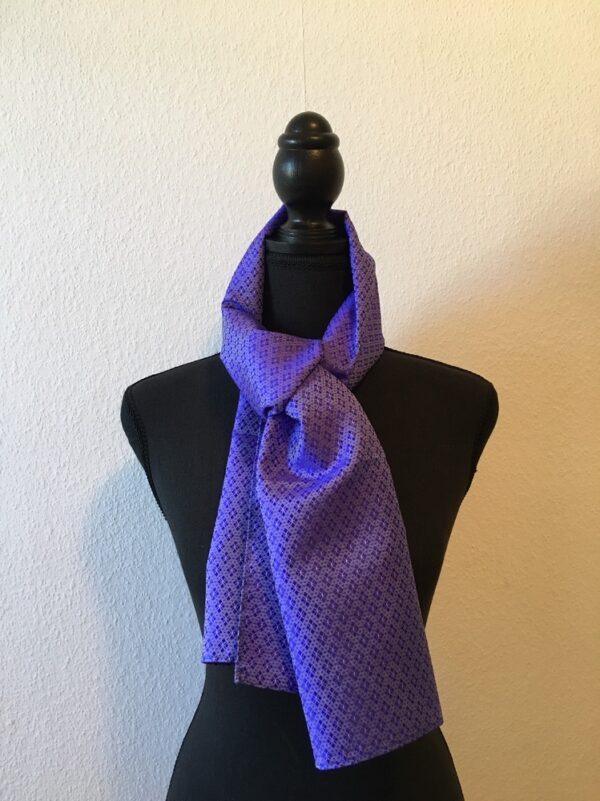 Foulard en soie mauve