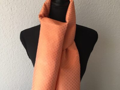 Foulard en soie rose saumon