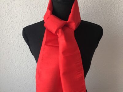 foulard en soie rouge