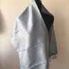 foulard en soie gris clair