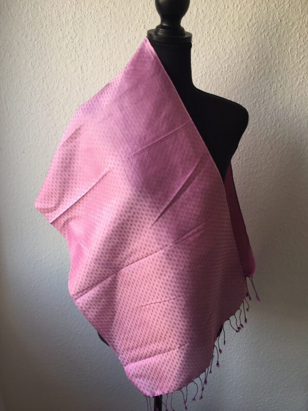 foulard en soie rose