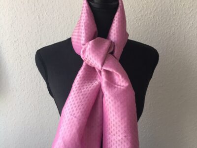 foulard en soie rose à motif