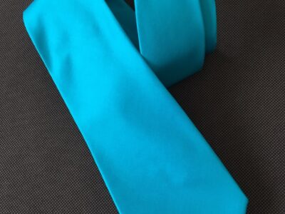 Cravate en soie turquoise