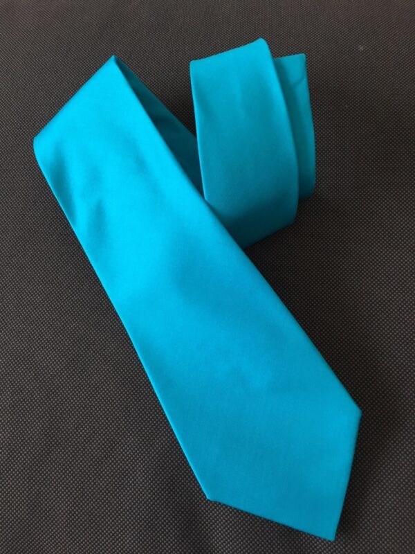 Cravate en soie turquoise