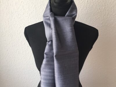 foulard en soie gris anthracite