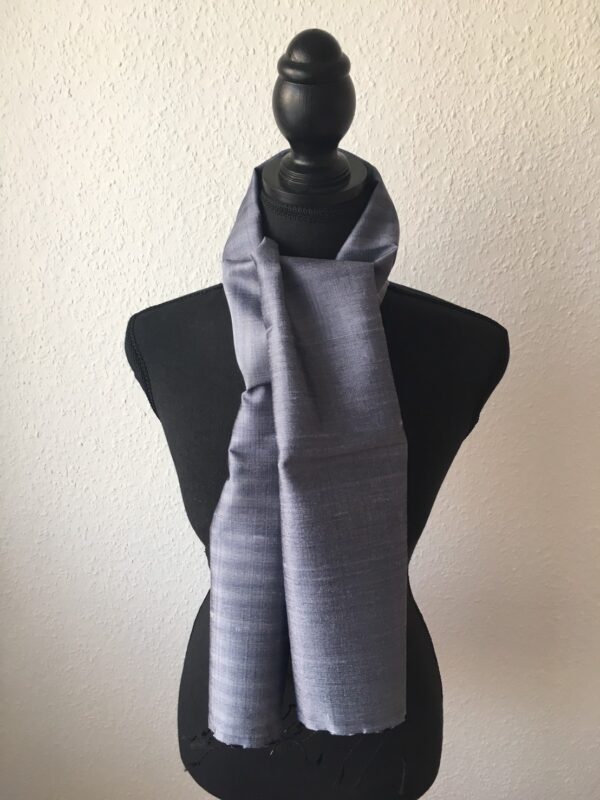 foulard en soie gris anthracite