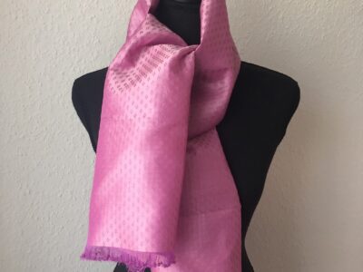 foulard en soie rose