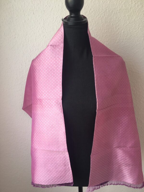 foulard en soie rose