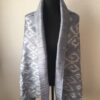 Grand foulard en soie gris pastel