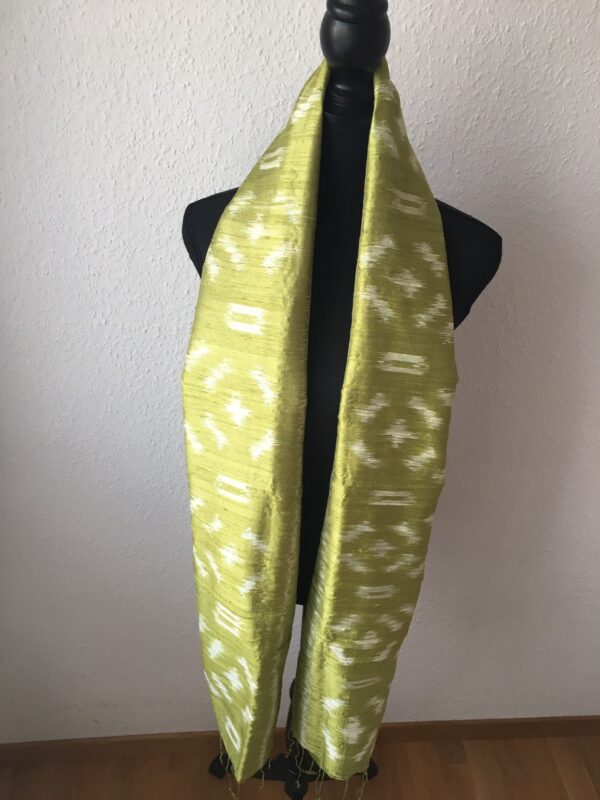 Grand foulard en soie vert pastel