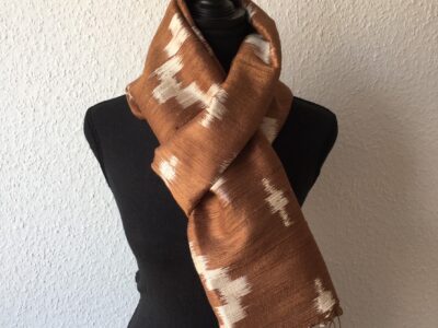 foulard en soie brun