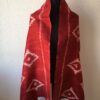 grand foulard en soie rouge