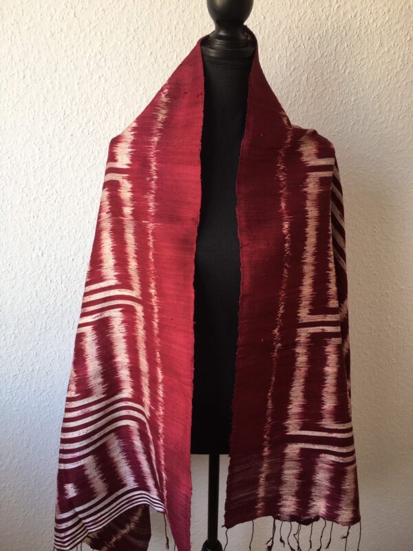 foulard en soie rouge